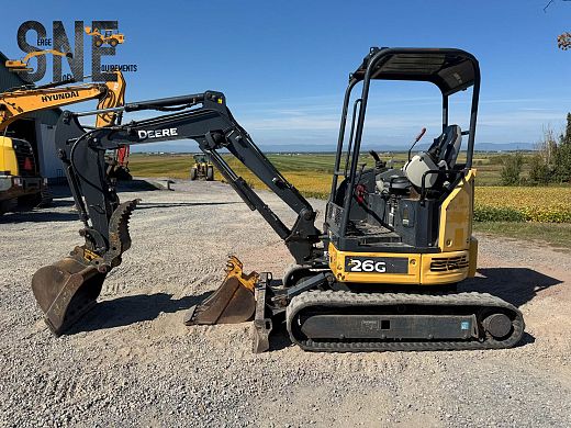 John Deere 26G_8276.jpg
