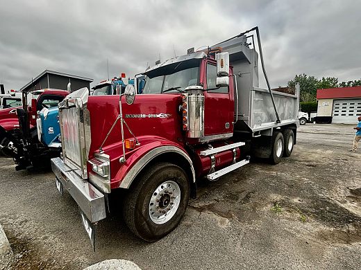 2006 Western Star 4900.jpg