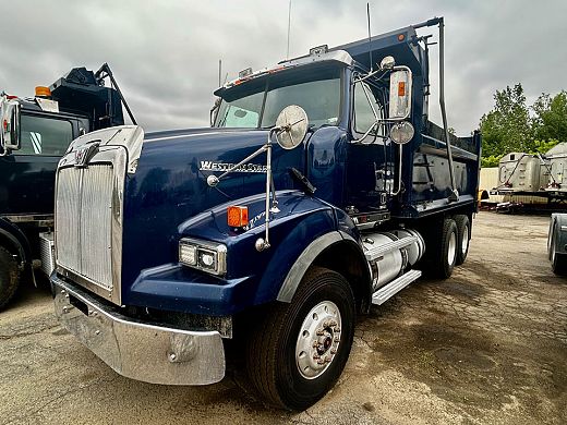 2013 Western star 4900.jpg