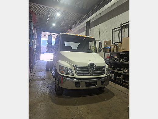 Hino-1.jpg