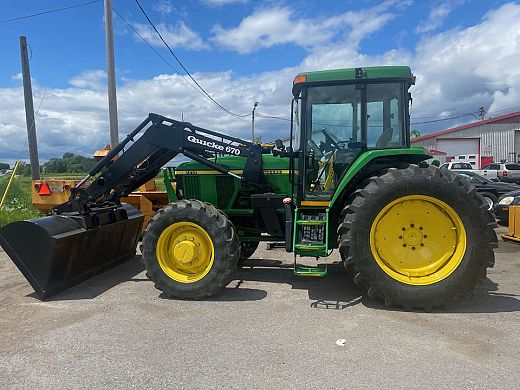 John-Deere-7210.jpg