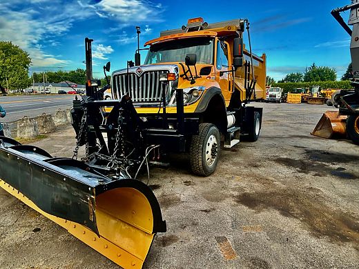 2011 International 7600.jpg