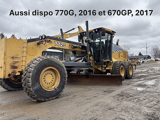2014 John Deere 772G.jpg