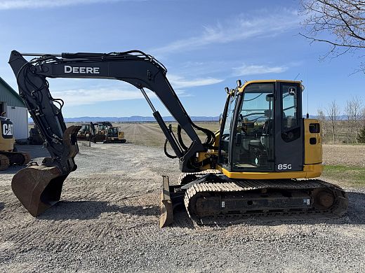 John Deere 85G_6016.jpg