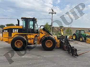 924g_caterpillar_chargeur-sur-roues_1659868cd6e636b8a7.jpg