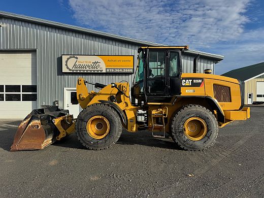 Cat 926M (1).jpg