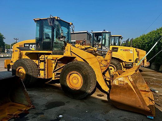 2009-CAT-938H.jpg