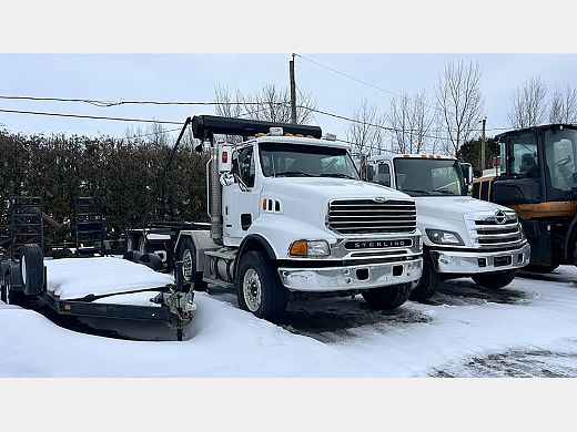 2007 STERLING 9513 Roll-Off.jpg