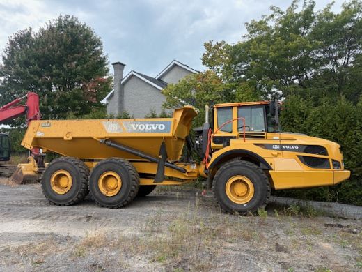 Tetreault 2023 VOLVO A25G.jpeg