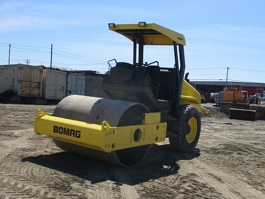 Bomag-BW177D-50 2014.jpg