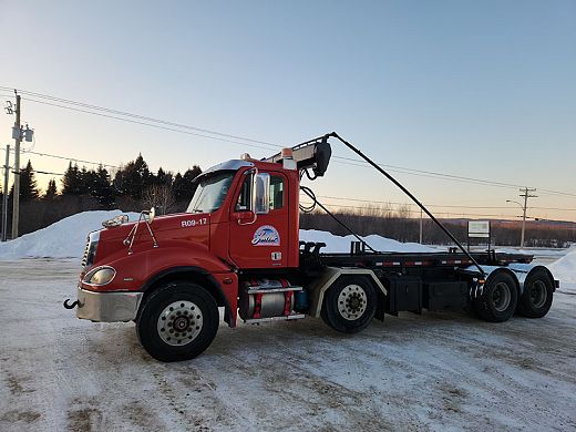 Freightliner-Columbia-2009.jpeg