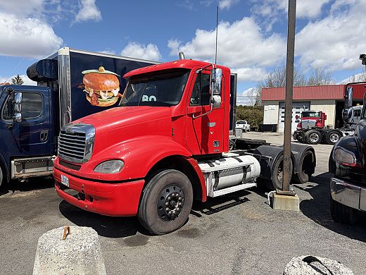2006 Freightliner Columbia.jpeg