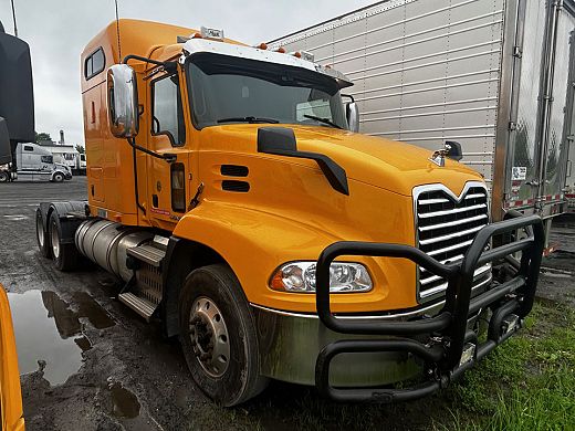 Mack-CXU613-2017.jpg