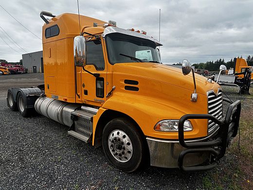 Robert-2017-MACK-CXU613-9.jpg