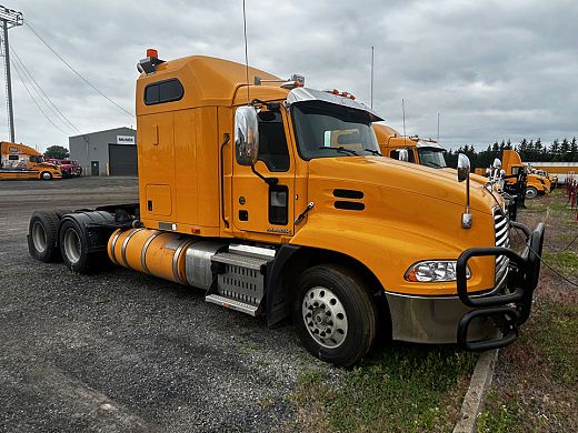 2017-MACK-CXU-613-2.jpg
