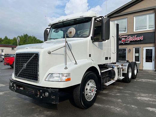 2013 - Volvo VNM64T - Camion Tracteur 01 (1).jpg