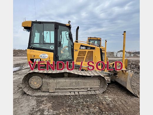 Bouteur Caterpillar D4K2 LGP 2015.jpg