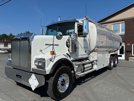 2018 - Western Star 4900FA - Camion Citerne 01.JPG