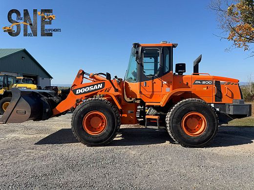 Doosan DL200_8402.jpg