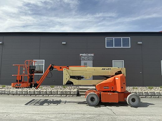 JLG E450AJ 2016.JPG