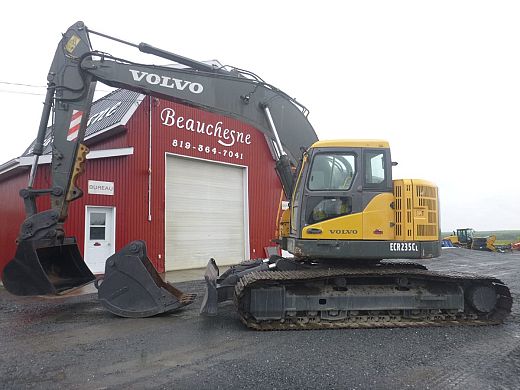 Volvo-ECR235CL-2008.jpg