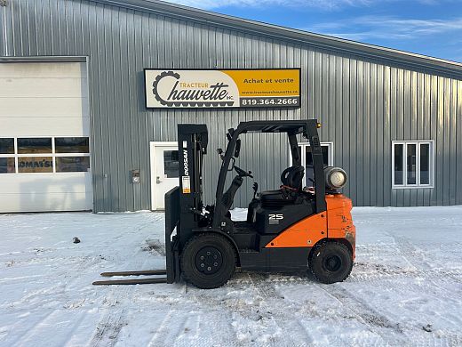 Doosan G25N-7 (1).jpg