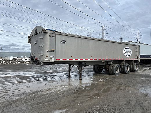 Remorque dompeur GENESIS East 2010.jpg