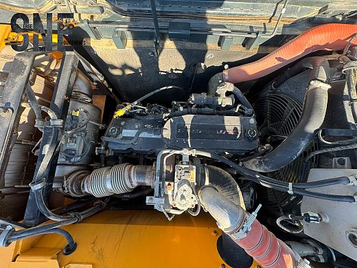 Hyundai HX220L_8533.jpg