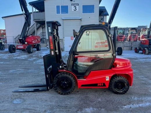 Manitou MI30D CE8739 profil.jpg