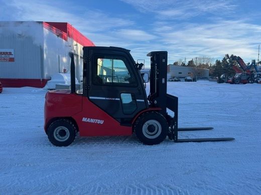 Manitou MI50D 2023 #CE8889 profil droite right side.jpg