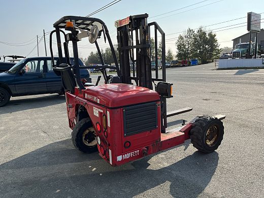 2009 - Moffett M4 32.3 - Forklift 04.jpeg