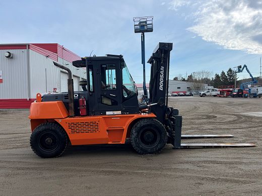 Doosan D110S-5 #0787 profil droit right side.jpg