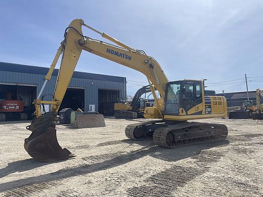 Komatsu-pc210lc11-1.jpg