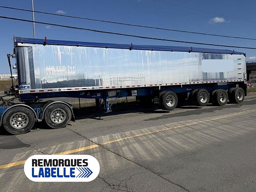 carrousel remorque en stock avril 2026.jpg