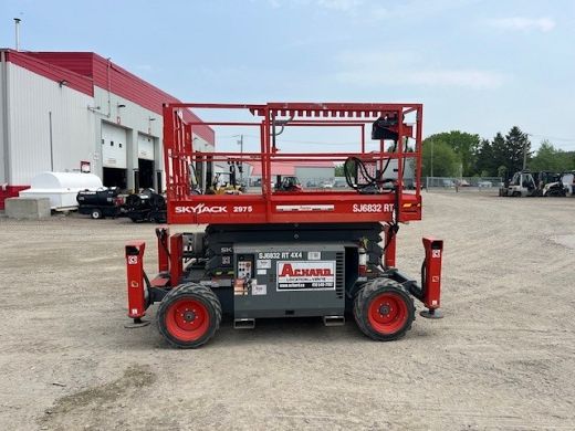 Skyjack SJ6832RT 2022 #EH2975 Profil droit right Side.jpg