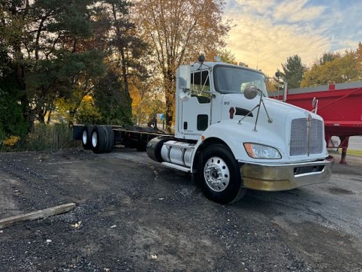 2012-Kenworth-T300.jpg