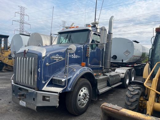Kenworth-T800-2010.jpg
