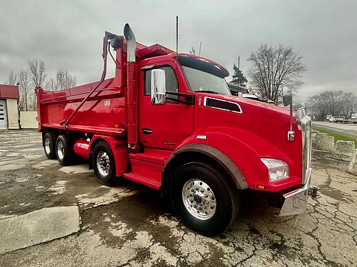 2022 Kenworth T880.jpg