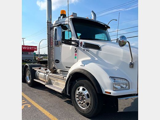 Kenworth-T880-daycab.jpg