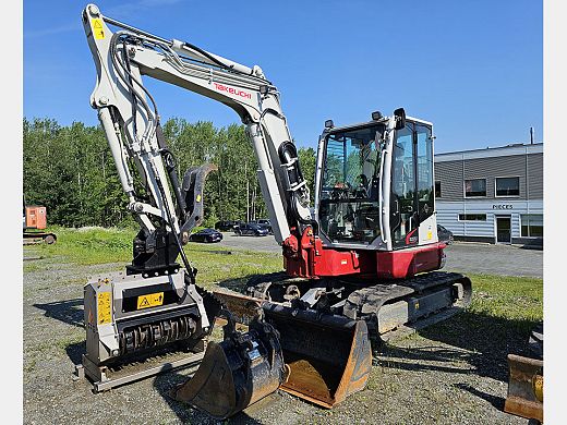 Takeuchi-TB257FR-2015.jpg