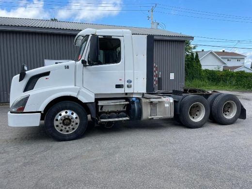 2013 VOLVO VNL 300.jpeg