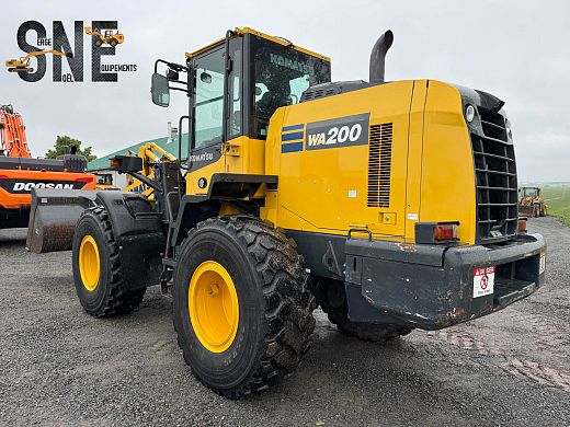 Komatsu WA200-8_7026.jpg