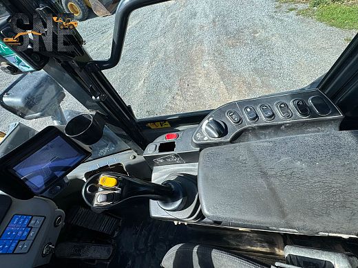 Komatsu WA320-8 #8281_8094.jpg