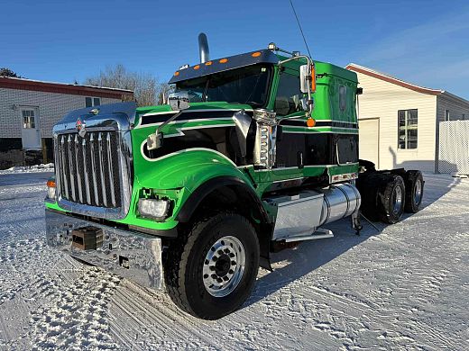 2020 - International HX520 - Camion Tracteur 01.jpg