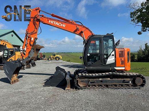 Hitachi ZX135US-6N_6953.jpg